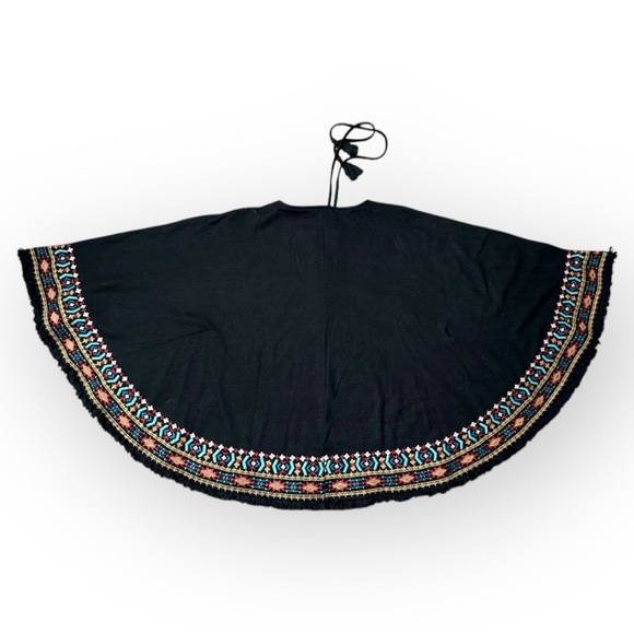 Andree By Unit Aztec Poncho Shawl Women's Size S/M - NWT - Picture 2 of 4
